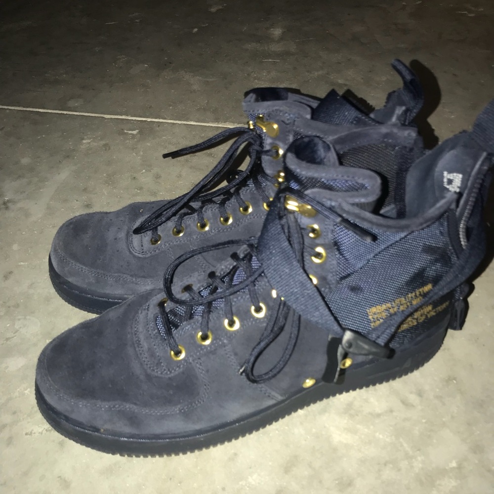 Nike SF AF1 Mid Size 10